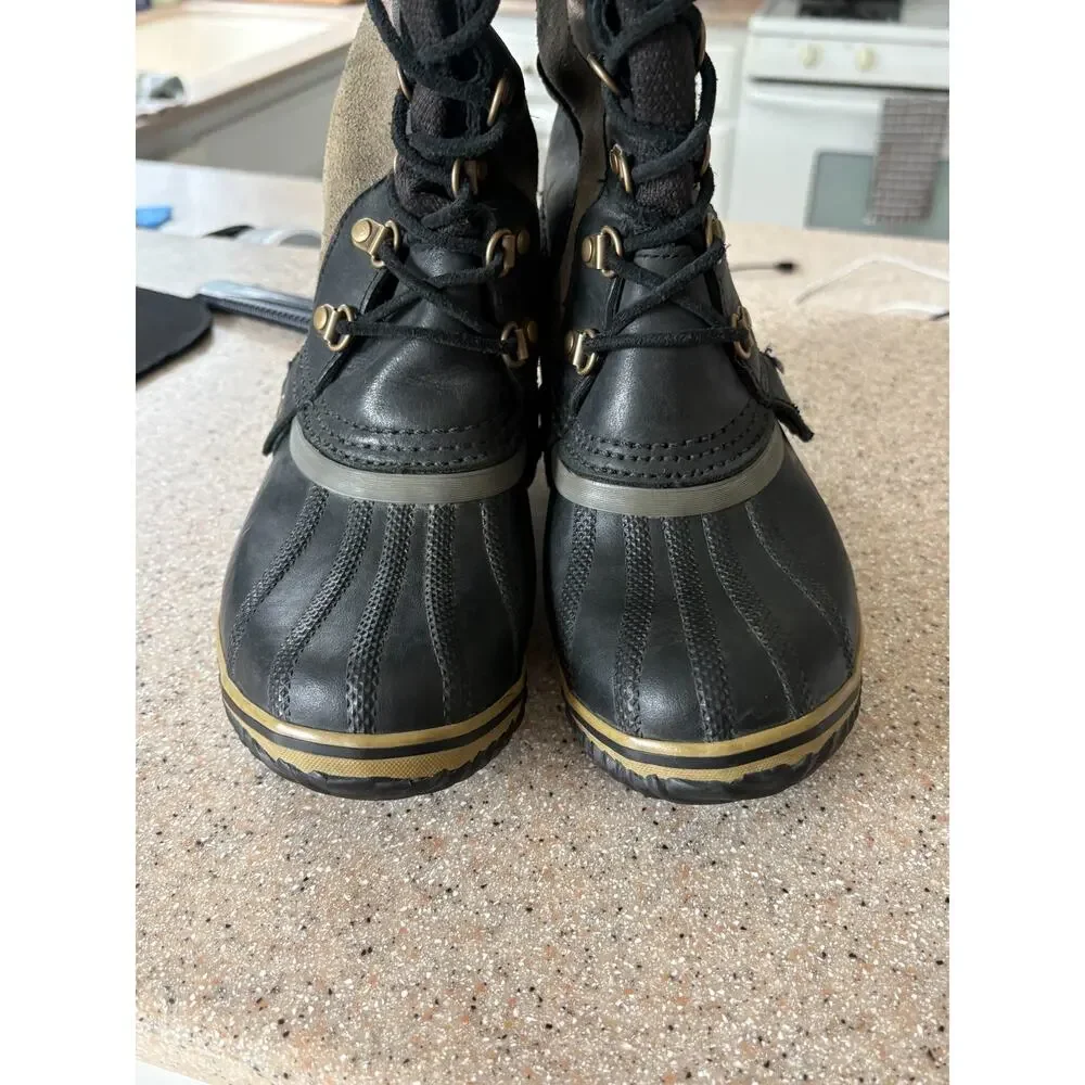 Sorel Conquest Carly tall black and khaki leather waterproof winter boots size 7